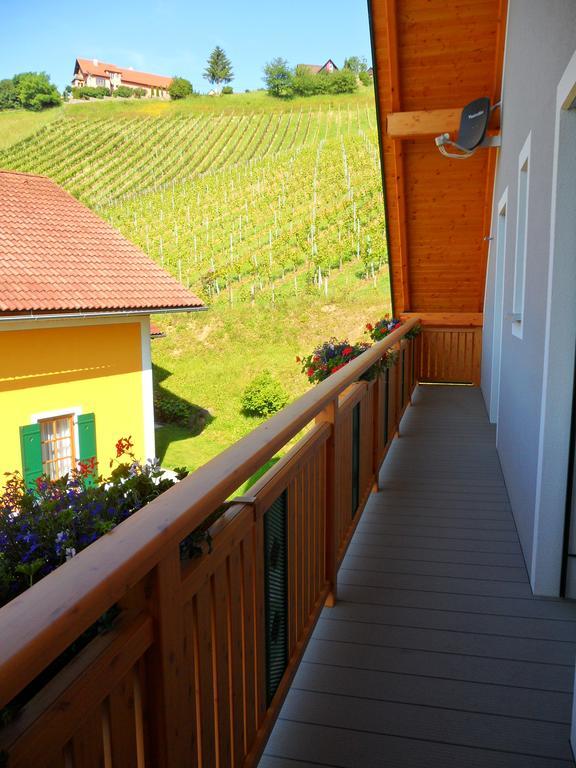 Ferienwohnung Stoff Kitzeck im Sausal Exterior photo